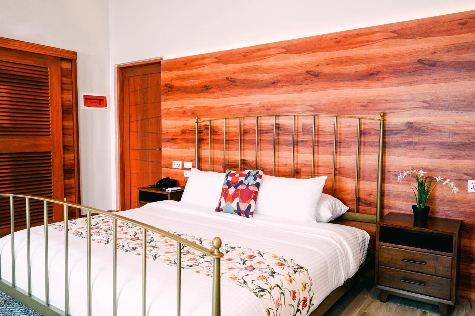 Hotel Kimberly Tagaytay Tagaytay City Екстериор снимка